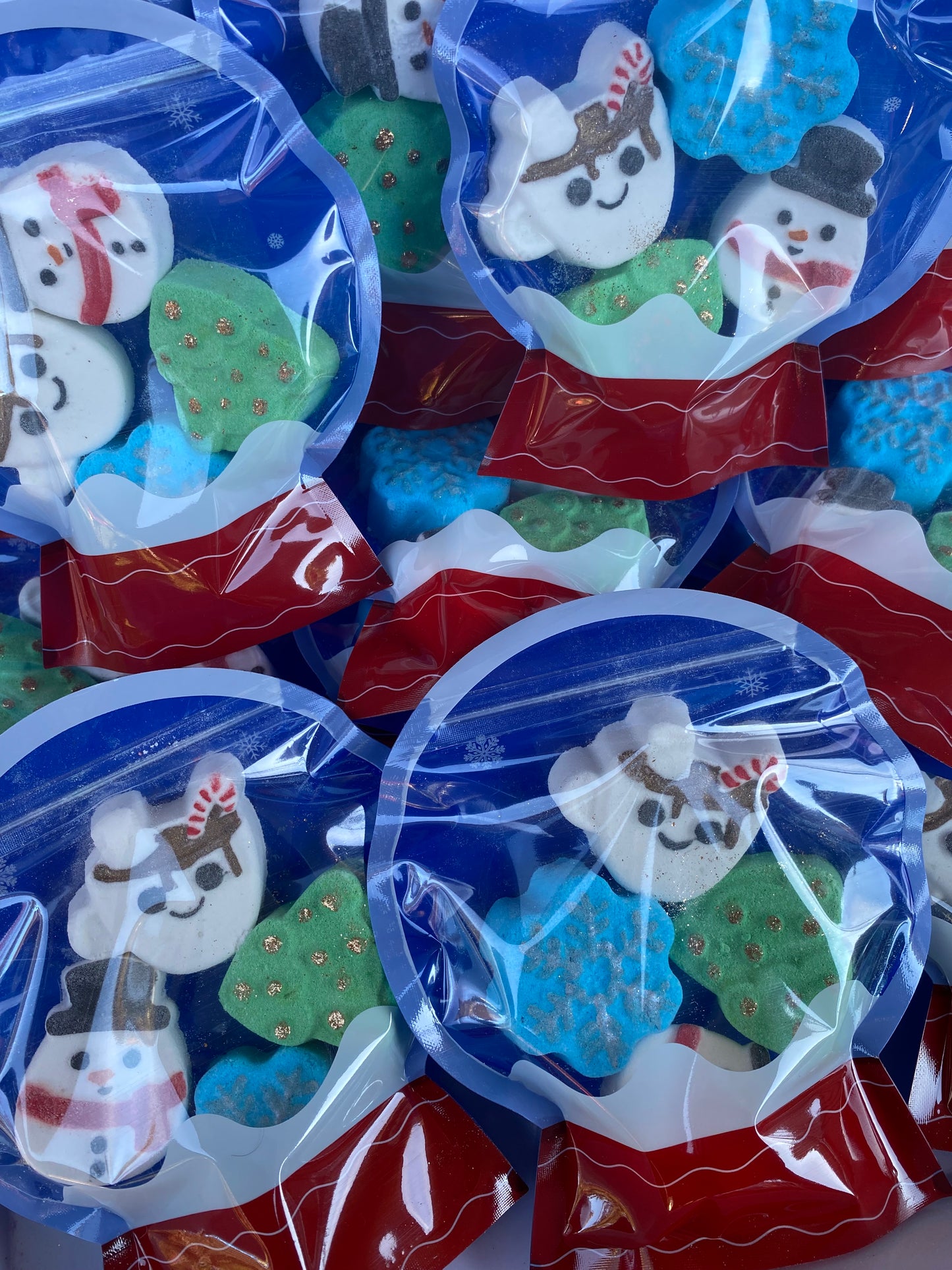 Holiday minis snow globe set (4)